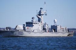 开云体育登录-跨越时空的浓眉，当篮球统治力降临国家德比之夜