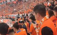 开云体育登录-关于青岛黄海球迷热情助威，鼓舞球队战胜对手的信息