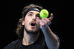 开云体育官网-年终总决赛险胜美网，西西帕斯高光表现