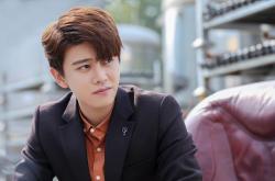 开云官网-黄蜂群起蛰宏远，莫兰特一锤定音