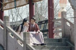 开云体育入口-鹰击长空，爱德华兹的爆发与老鹰队的生死蜕变