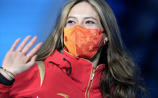 包含美洲选手再度登领奖台，豪取喝彩的词条