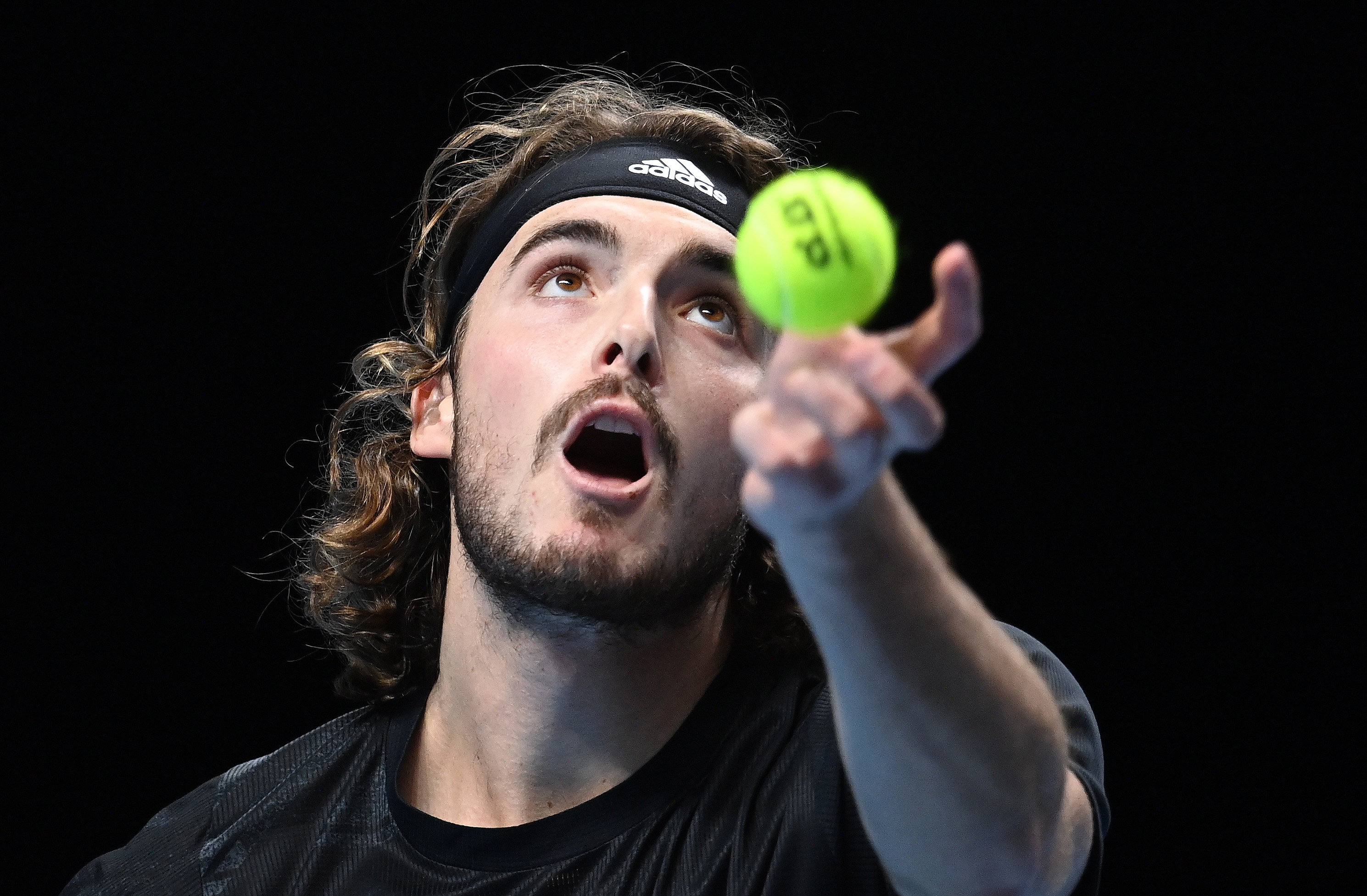 年终总决赛险胜美网，西西帕斯高光表现