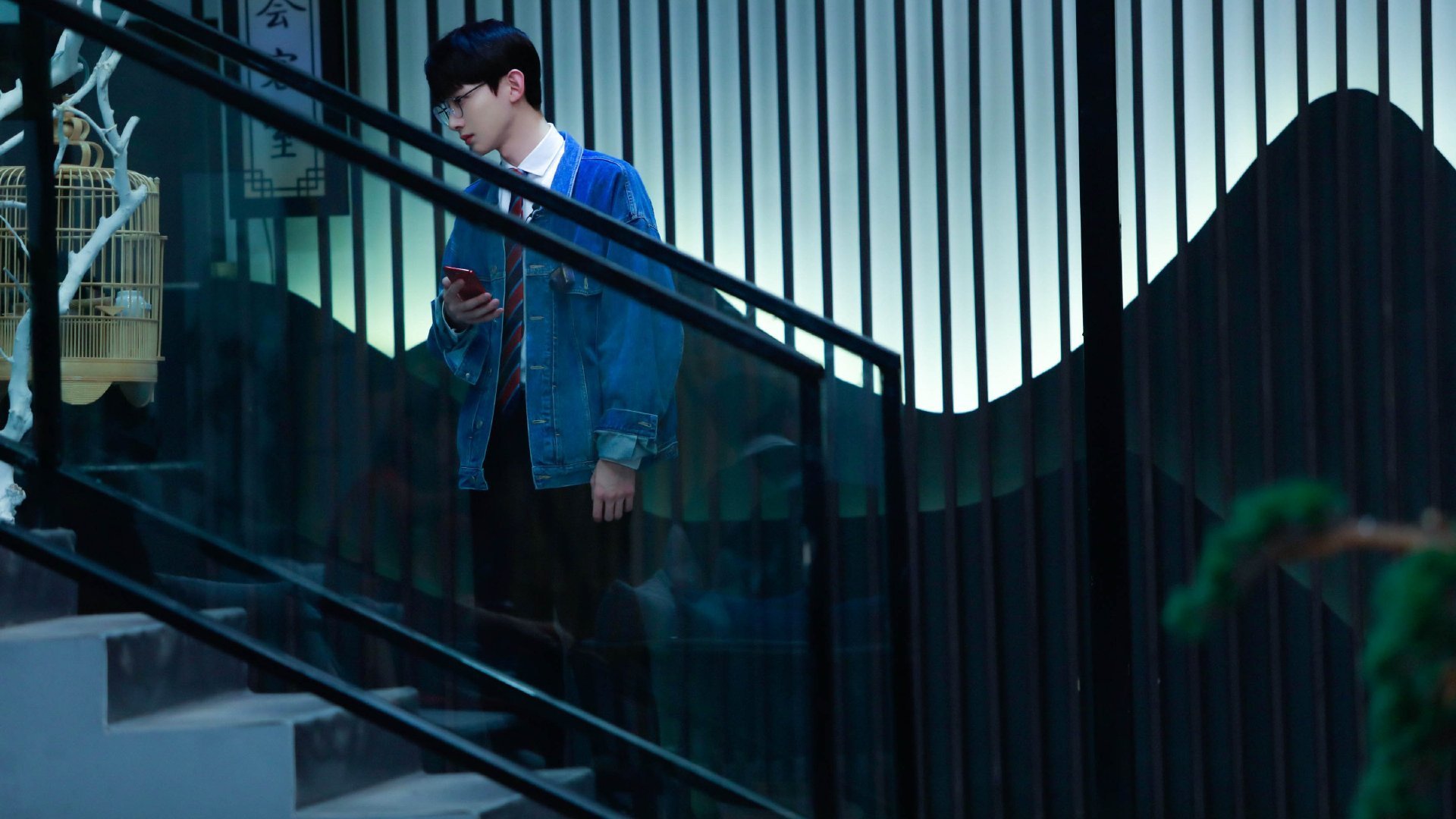 字母哥肆虐内线如入无人之境，雄鹿灰熊式冲击波冲垮广东队